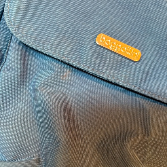 Baggallini Pocket Town Nylon Crossbody Women’s Bag Travel Blue Purse Adjustable - Picture 3 of 6